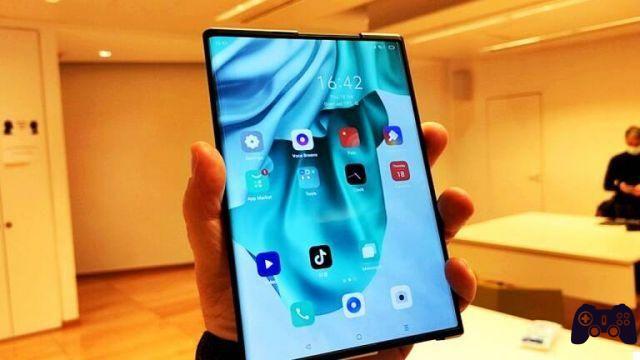 Oppo X 2021, incredible with its screen that rolls up