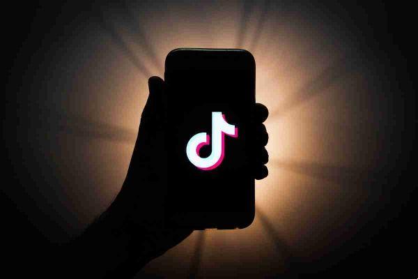 How to activate dark mode on TikTok