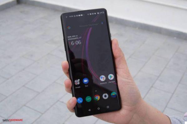 OnePlus 8 Pro review: a top of the range without compromise, too bad for the price