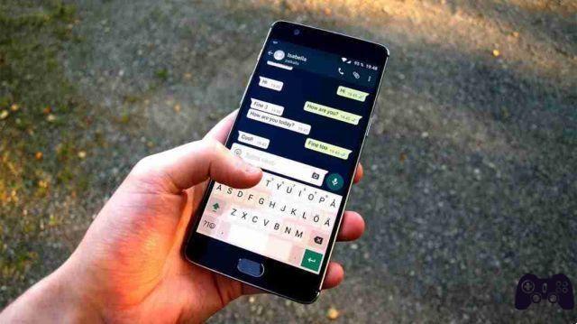 Exporte conversas do WhatsApp por e-mail e salve-as onde quiser em formato de texto