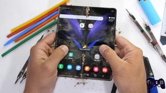 Galaxy Z Fold 2 foi torturado, mas ele não desistiu!